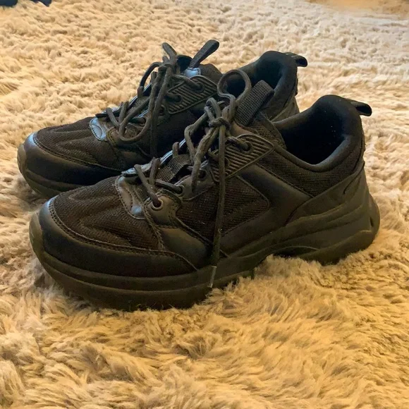 ZARA CHUNKY BLACK SNEAKERS - Picture 2 of 9